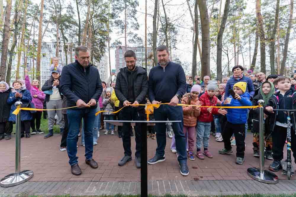 ДТЕК встановив в Ірпені арт-об‘єкт #СвітлоПеремагаєТемряву2