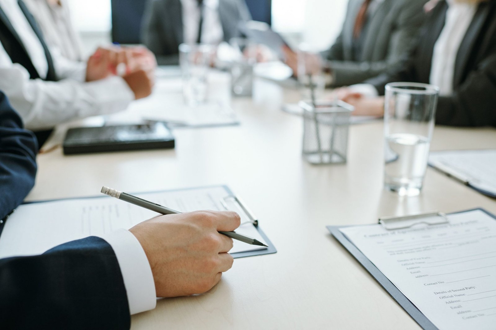 handsгшщшгщ