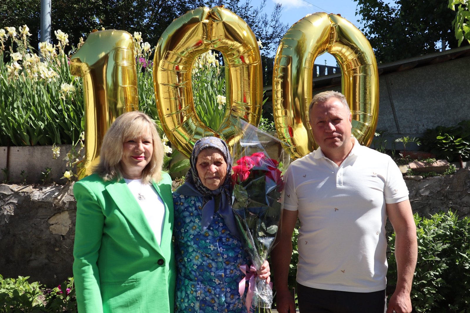 Найтепліші вітання з 100-річчям Фотині Іванівні Мельниченко. Зичимо ювілярці доброго здоров’я, життєвої енергії та мирного неба!