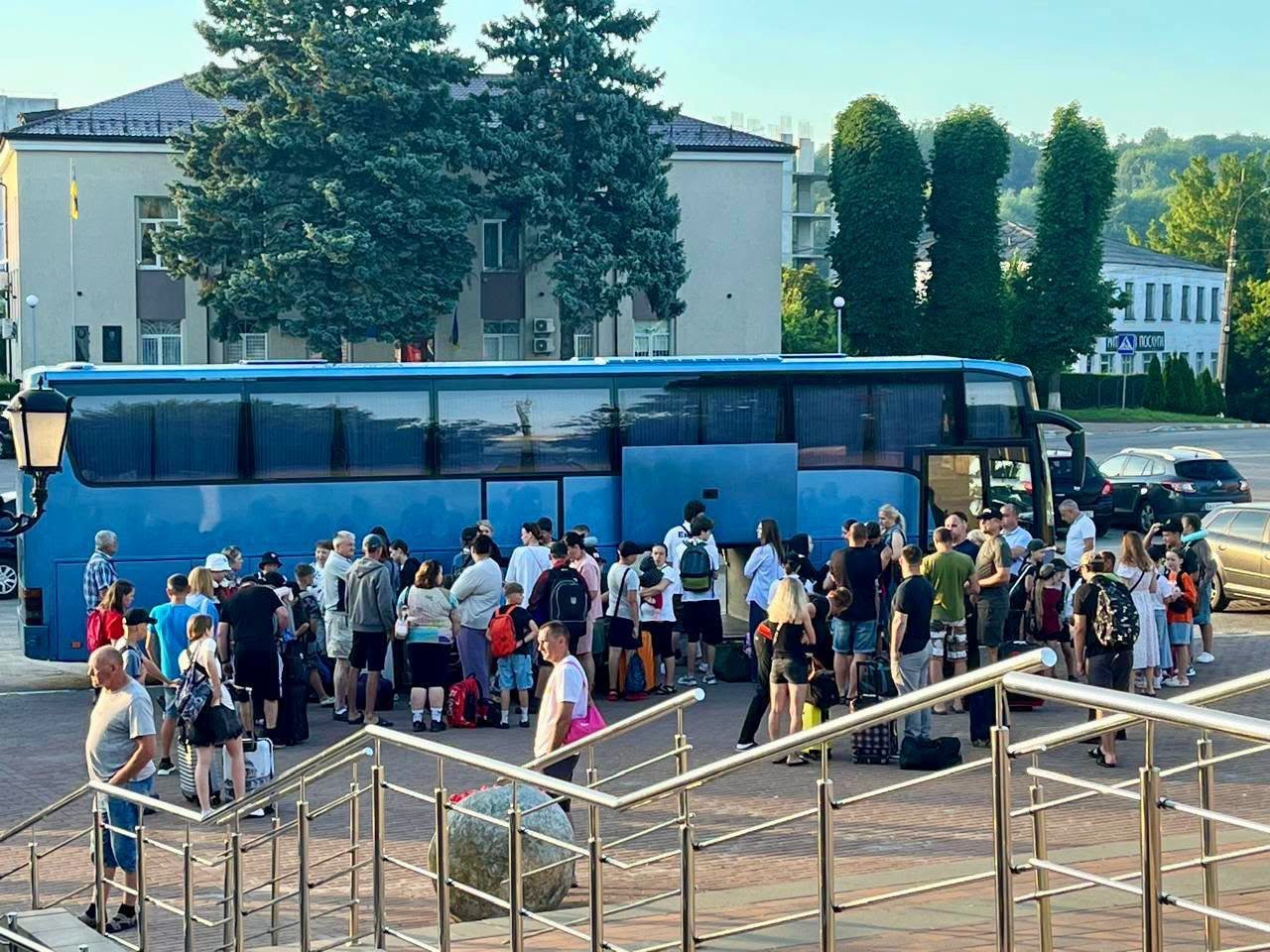 Ще 100 дітей пільгових категорій з Обухівської громади вирушили на літній відпочинок до табору «Соколята» у місті Хирів Львівської області