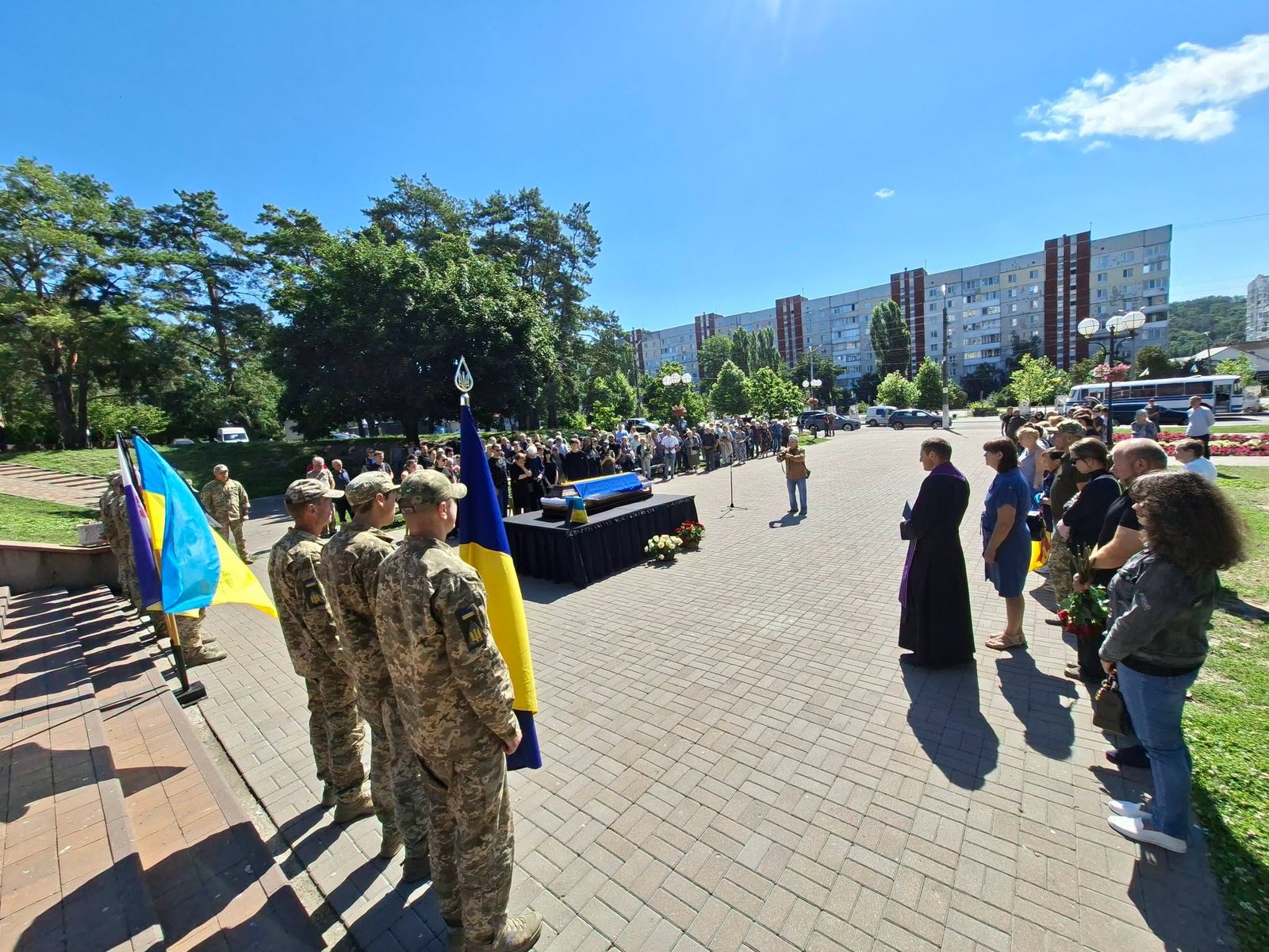 СУМУЄМО, ПИШАЄМОСЯ, ПАМ’ЯТАЄМО…