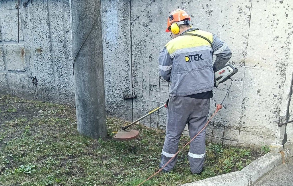 ДТЕК Київські регіональні електромережі прибрали понад 43 тис. кв. м територій у межах World Cleanup Day