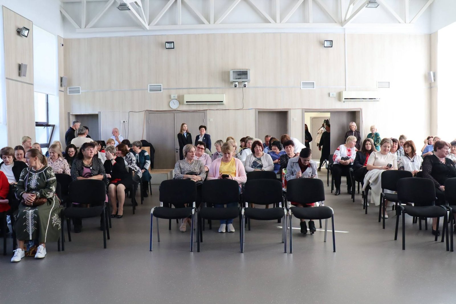 Напередодні Дня працівників освіти привітали освітян Обухівської громади